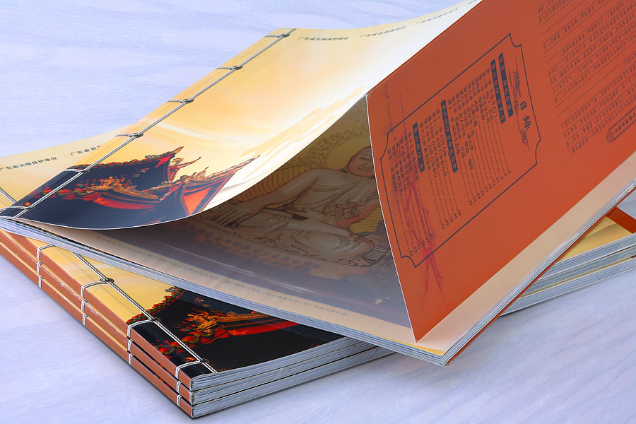 黑眼睛廣告為靈光寺景區(qū)設(shè)計(jì)印刷的大型畫冊(cè)之封面拉頁展示